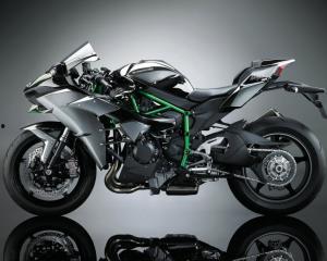 试驾国产川崎小忍者视频,国产街车新势力